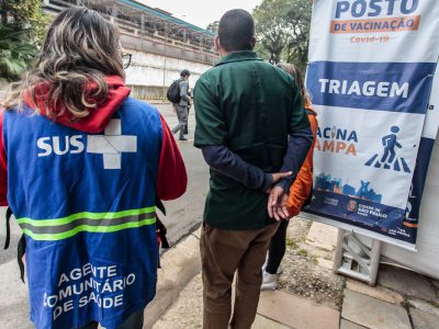 SP: capital começa a aplicar dose adicional em idosos acima de 85 anos SP: capital começa a aplicar dose adicional em idosos acima de 85 anos