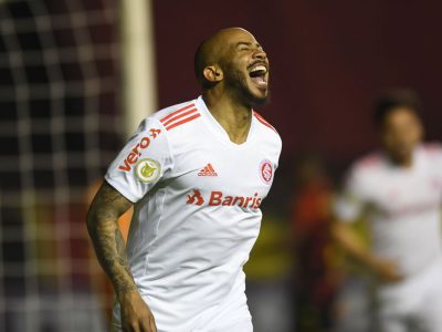Internacional bate Sport em Recife e sobe na tabela do Brasileiro