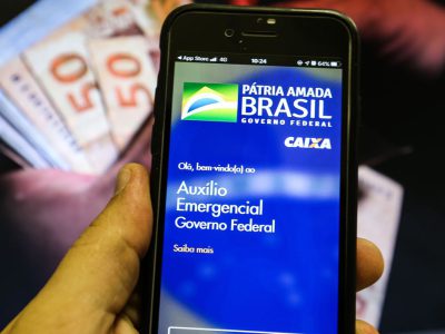 Trabalhadores nascidos em julho podem sacar auxílio emergencial Trabalhadores nascidos em julho podem sacar auxílio emergencial