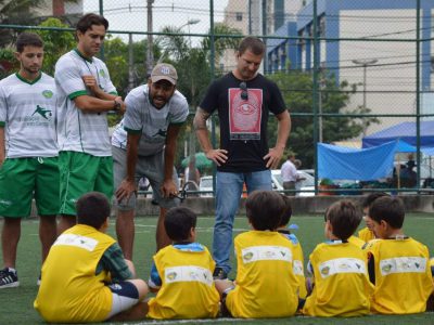 Projeto 3 social do craque do futebol de areia Bruno Malias abre seu 8º núcleo, o 3º em Vitória
