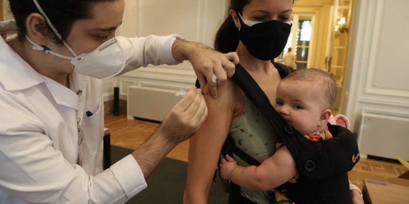 RJ: setembro foi mês com menor número de óbitos por covid-19 em 2021