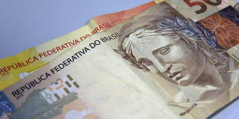 Trabalhadores nascidos em abril podem sacar auxílio emergencial
