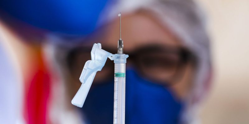 Mais 2,1 milhões de doses da vacina da Pfizer chegam ao Brasil