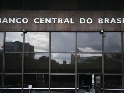 Mercado financeiro eleva projeção da inflação para 9,77%