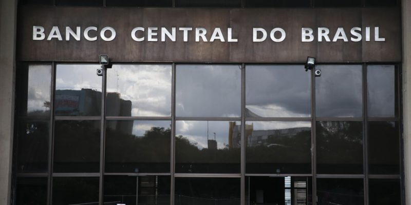 Mercado financeiro eleva projeção da inflação para 9,77%