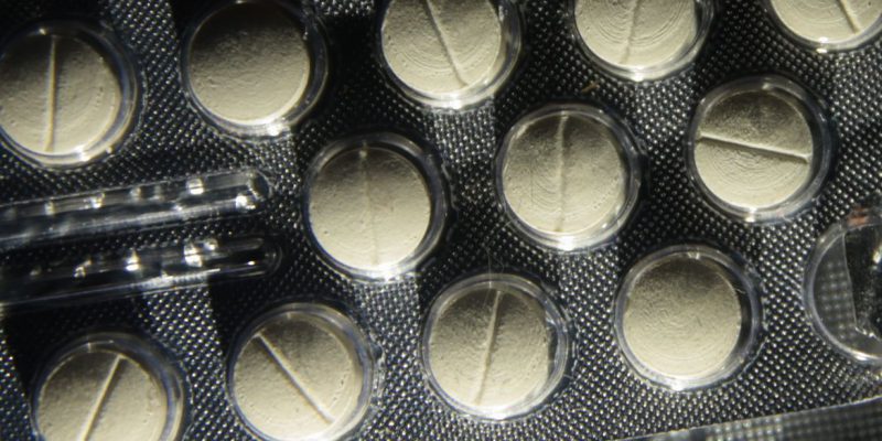 Mobilização alerta para riscos da automedicação com antibióticos