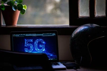 Claro, Vivo e TIM vencem os lotes mais disputados de leilão do 5G