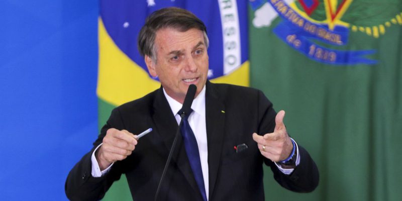 Presidente regulamenta auxílio gás e Programa Alimenta Brasil