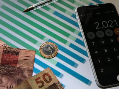 Banco Central projeta inflação de 10,2% para este ano