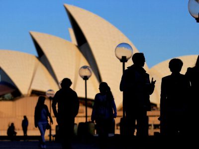 Covid: Austrália tem recorde de casos, mas mantém abertura econômica