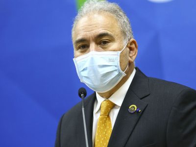 Covid-19: acompanhe entrevista sobre chegada de vacinas pediátricas