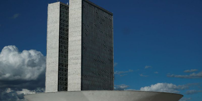 Câmara aprova financiamento para saúde de policiais com fundo da PF