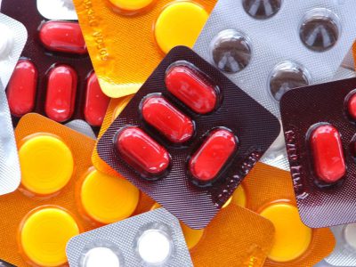 Enxaqueca requer tratamento médico, alerta neurologista