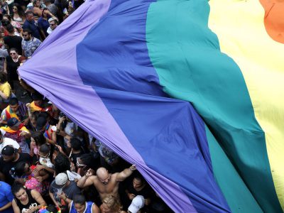 IBGE divulga 1º levantamento sobre homossexuais e bissexuais no Brasil