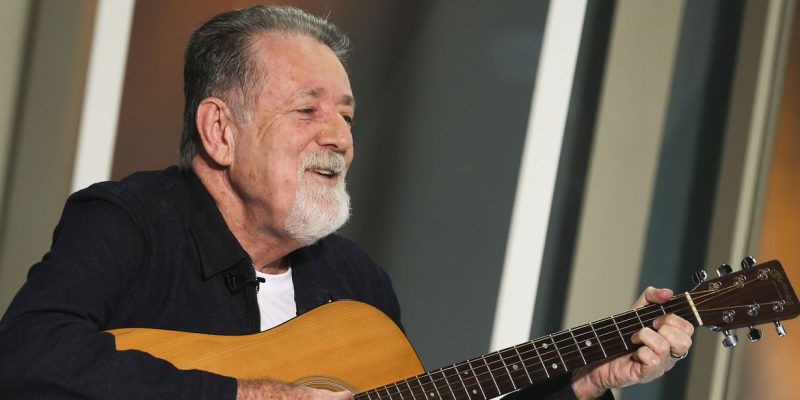 Sem Censura desta semana recebe o cantor Clayton Aguiar