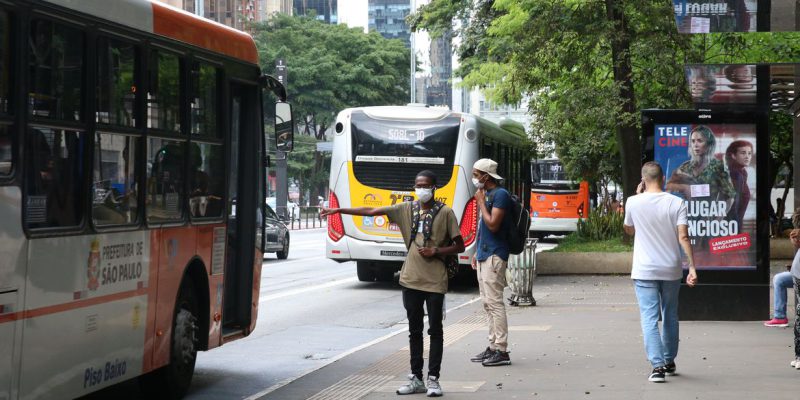 Covid-19: Brasil tem 8.195 casos e 62 mortes em 24 horas