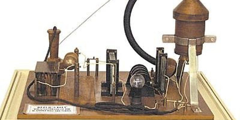 Cem anos do rádio no Brasil: o padre brasileiro que inventou o rádio