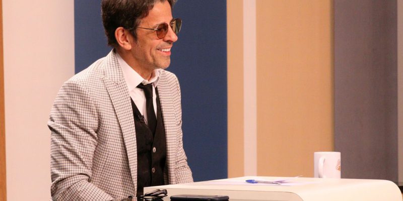 Sem Censura desta segunda recebe o ator Taumaturgo Ferreira