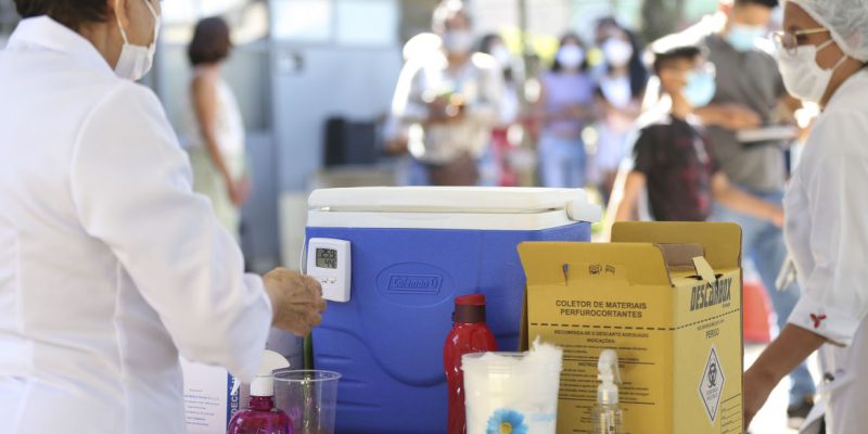 DF libera 4ª dose contra covid-19 para pessoas a partir de 40 anos