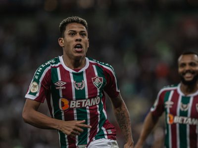 Fluminense bate Avaí e dá salto na classificação do Brasileiro