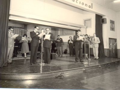 Cem anos do rádio no Brasil: das emissoras pioneiras até a Era de Ouro Cem anos do rádio no Brasil: das emissoras pioneiras até a Era de Ouro