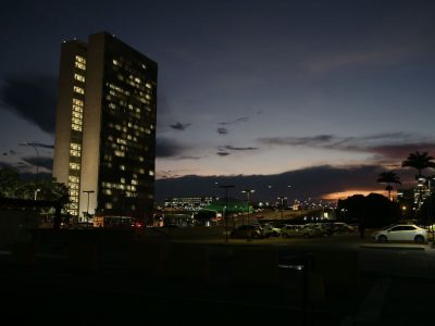 Senado aprova PEC com pacote de auxílios a carentes e a caminhoneiros