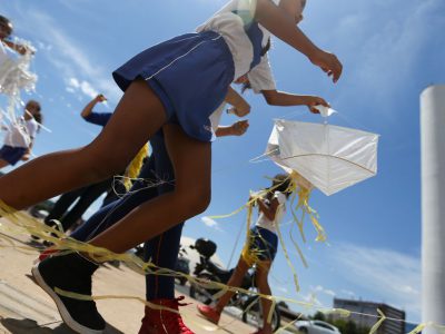 Risco de incidentes com pipas e balões em aeroportos cresce em julho