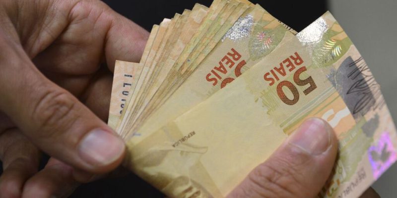 Beneficiários com NIS final 6 recebem hoje Auxílio Brasil