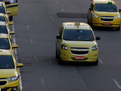 Prefeituras farão cadastro para o auxílio taxista