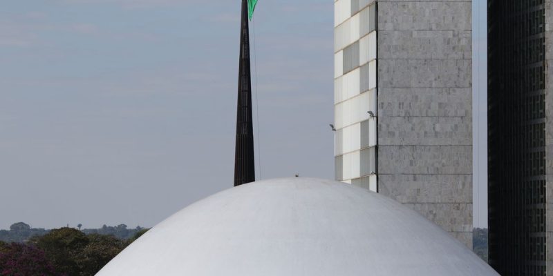 Quase 90% dos deputados federais tentam reeleição este ano