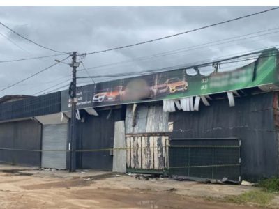 Oficina especializada em carros de luxo pega fogo e seguros podem diminuir prejuízos financeiros Oficina especializada em carros de luxo pega fogo e seguros podem diminuir prejuízos financeiros