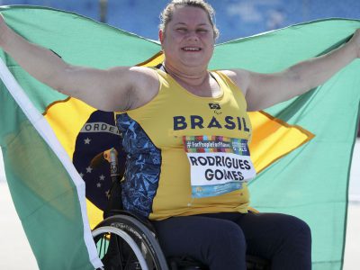Beth Gomes quebra recorde mundial no arremesso de peso classe F52