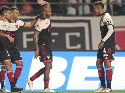 Brasileiro: São Paulo goleia Avaí por 4 a 0 no Morumbi