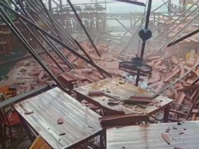 Motorista perde o controle do carro e destrói churrascaria; seguro amenizará os danos