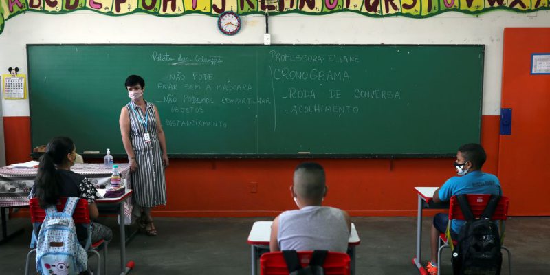 Em 2040, Brasil poderá ter carência de 235 mil professores, diz estudo