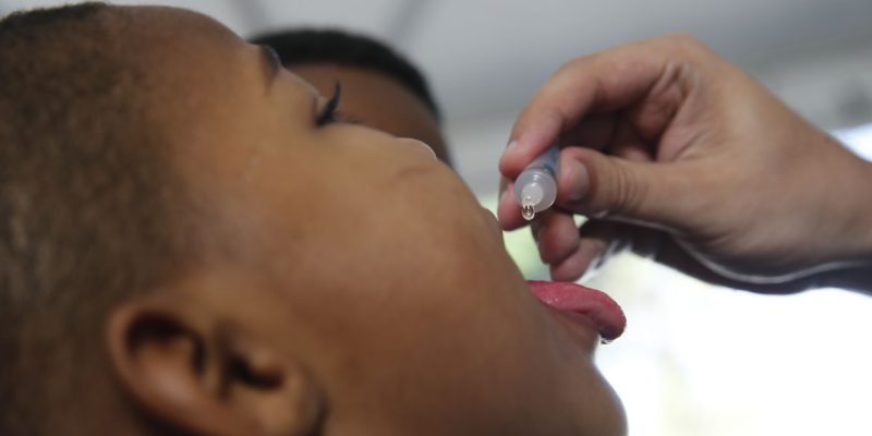 Campanha de vacinação contra a pólio termina hoje