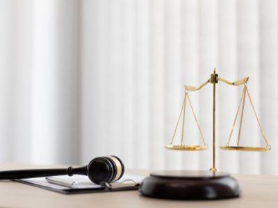 Seguradora é condenada a indenizar trabalhador que lesionou a coluna em serviço