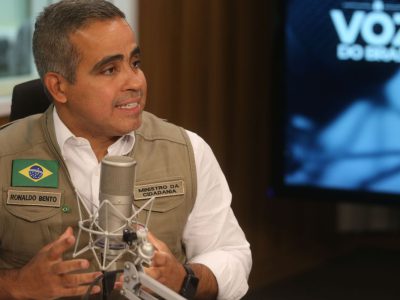 Ministro: estrangeiros refugiados também podem receber Auxílio Brasil