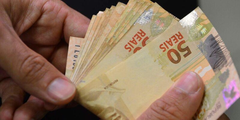 Prazo para saque do abono salarial termina neste mês; saiba quando e se você tem direito