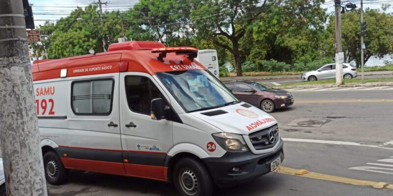 Mãe é presa após deixar três filhos em casa enquanto comemorava vitória do Brasil