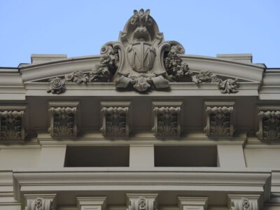 Jovens artistas se apresentam na entrada do Theatro Municipal do Rio