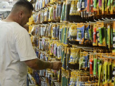 FGV Ibre: confiança do consumidor sobe 2,7 pontos em dezembro