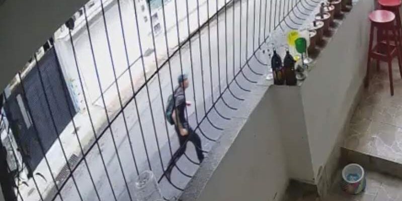 Vídeo mostra momento em que secretário de Cachoeiro é rendido por criminosos