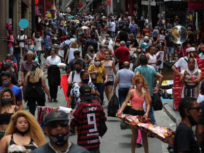 Vendas do varejo caem 0,6% em novembro, diz IBGE