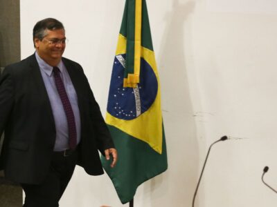 Ataque aos Três Poderes não foi fato isolado, diz ministro Flávio Dino