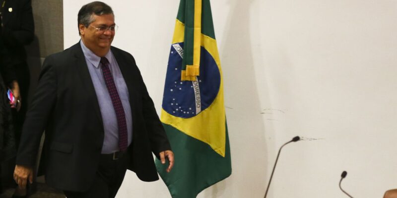 Ataque aos Três Poderes não foi fato isolado, diz ministro Flávio Dino