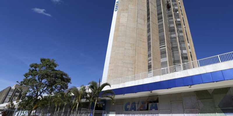 Caixa suspende crédito consignado para beneficiários do Bolsa Família