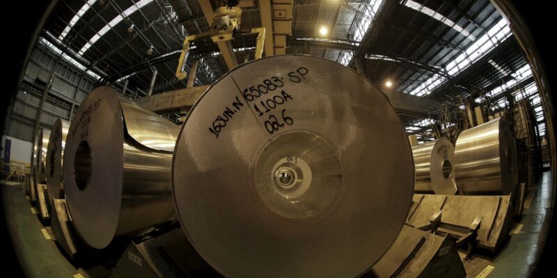 CNI: faturamento da indústria de transformação tem alta em novembro