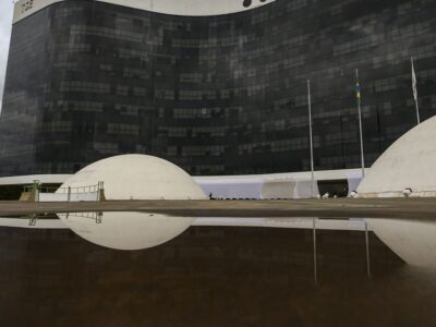 TSE dá 5 dias para Bolsonaro se manifestar sobre postagem