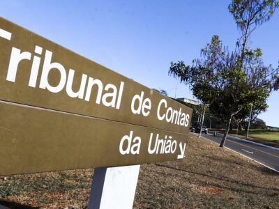 TCU vai apurar gastos de Bolsonaro com cartão corporativo